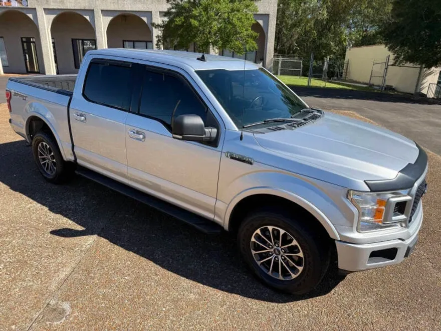 2019 Ford F-150 XLT photo 1
