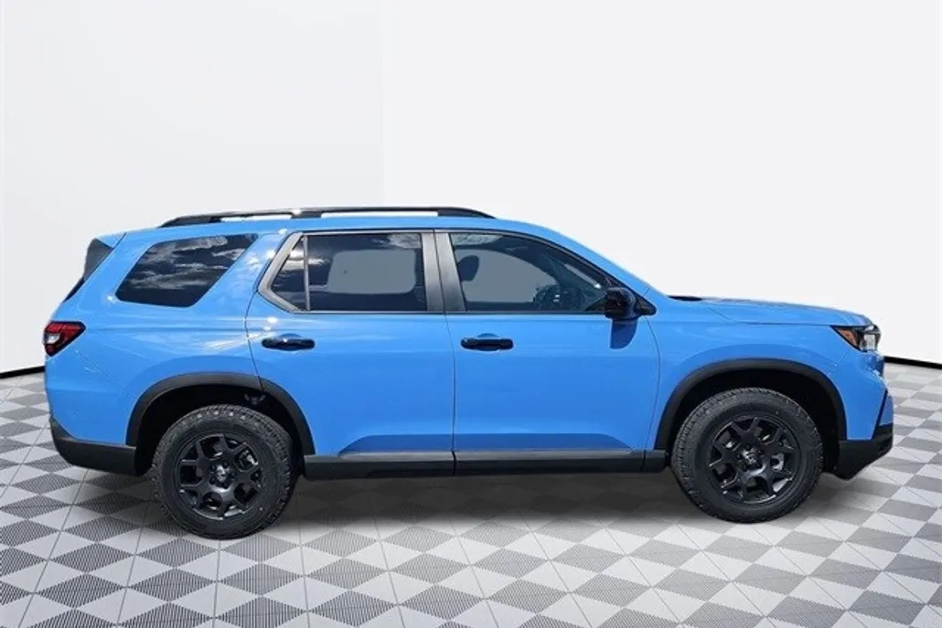 2025 Honda Pilot TrailSport photo 1
