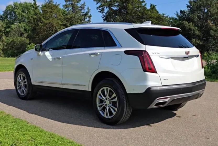 2022 Cadillac XT5 Premium Luxury photo 1
