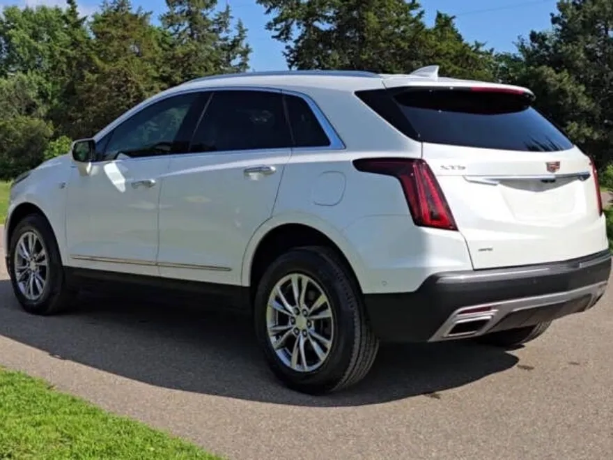 2022 Cadillac XT5 Premium Luxury photo 1