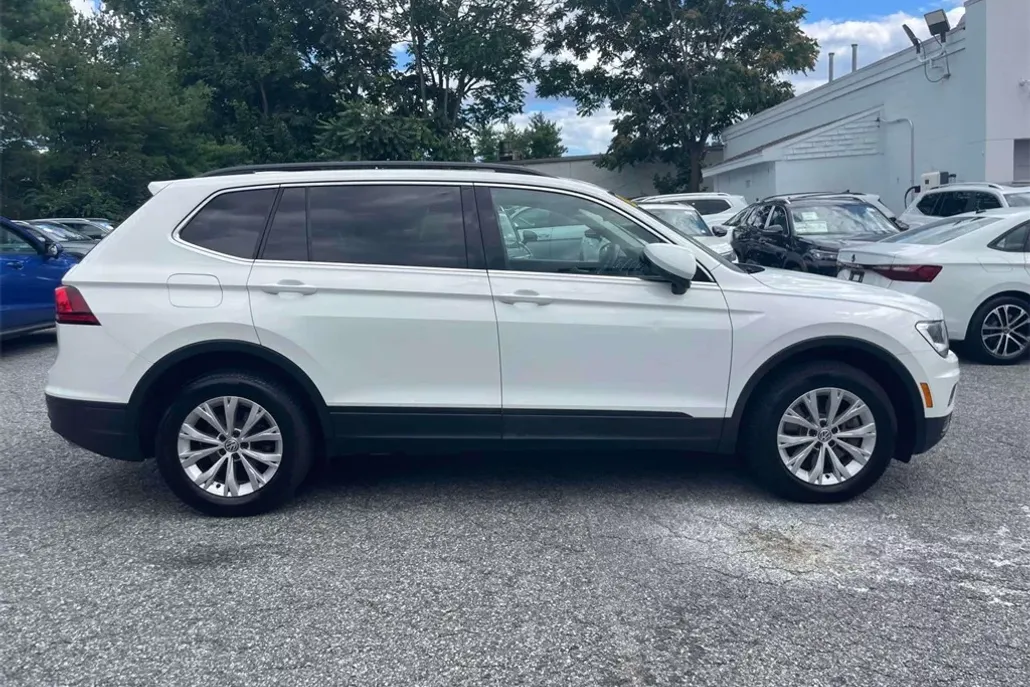 2019 Volkswagen Tiguan SE photo 1