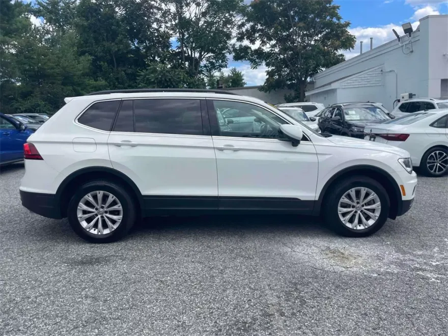 2019 Volkswagen Tiguan SE photo 1