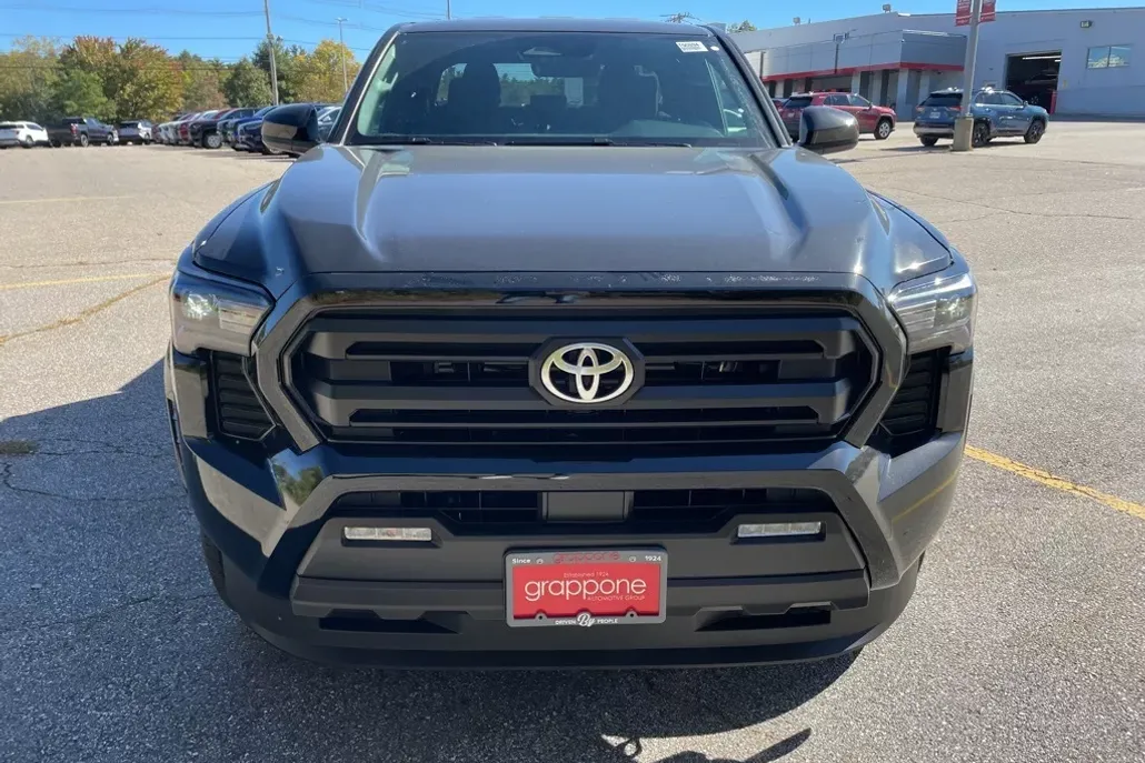 2025 Toyota Tacoma SR5 4x4 Double Cab photo 1