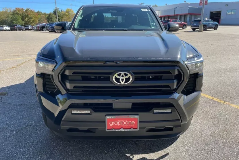 2025 Toyota Tacoma SR5 4x4 Double Cab photo 1