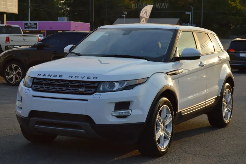 2015 Land Rover Range Rover Evoque Pure Plus photo 1