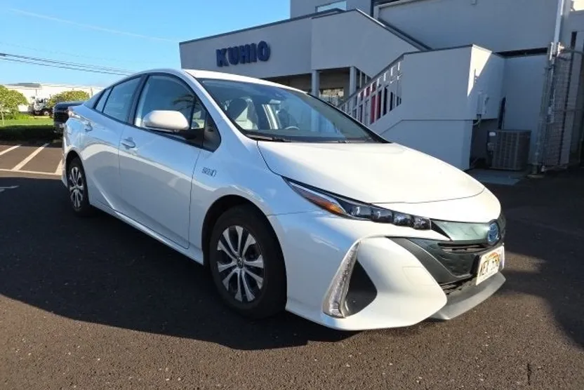 2022 Toyota Prius Prime LE photo 1