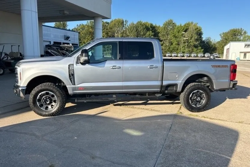 2024 Ford F-250 Lariat photo 1