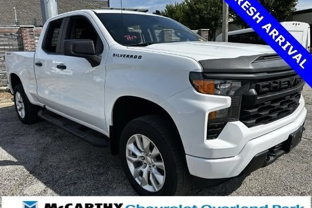 2023 Chevrolet Silverado 1500 Custom photo 1