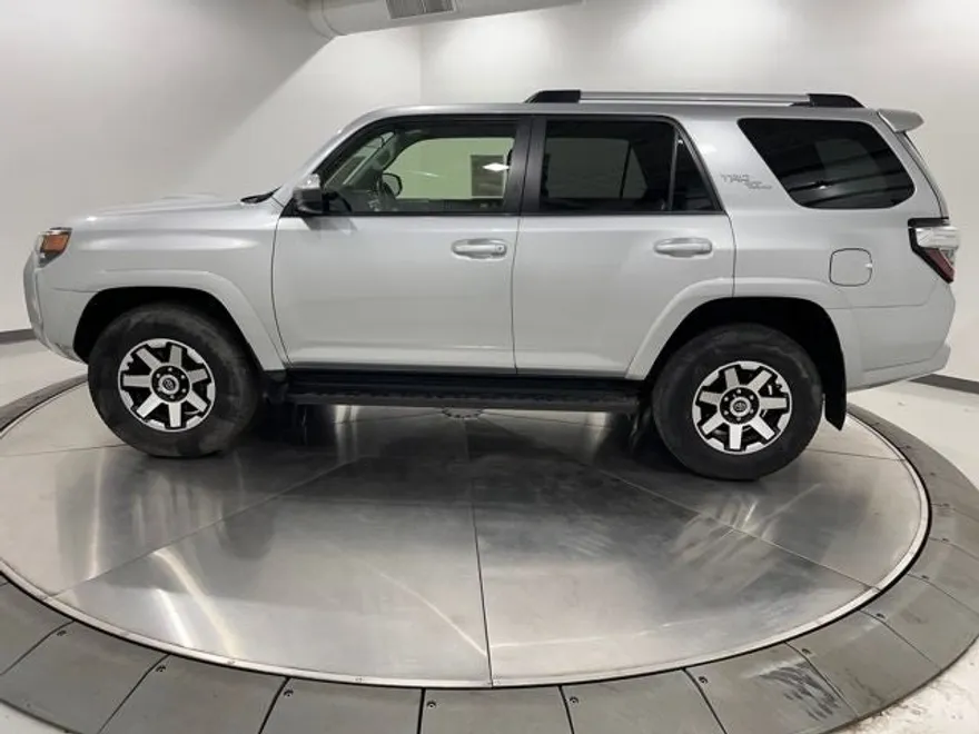 2018 Toyota 4Runner TRD Off-Road photo 1