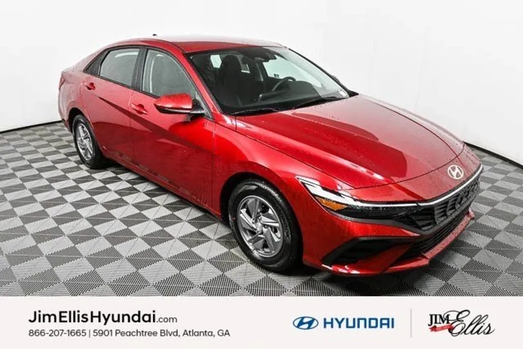 2025 Hyundai Elantra SE photo 1