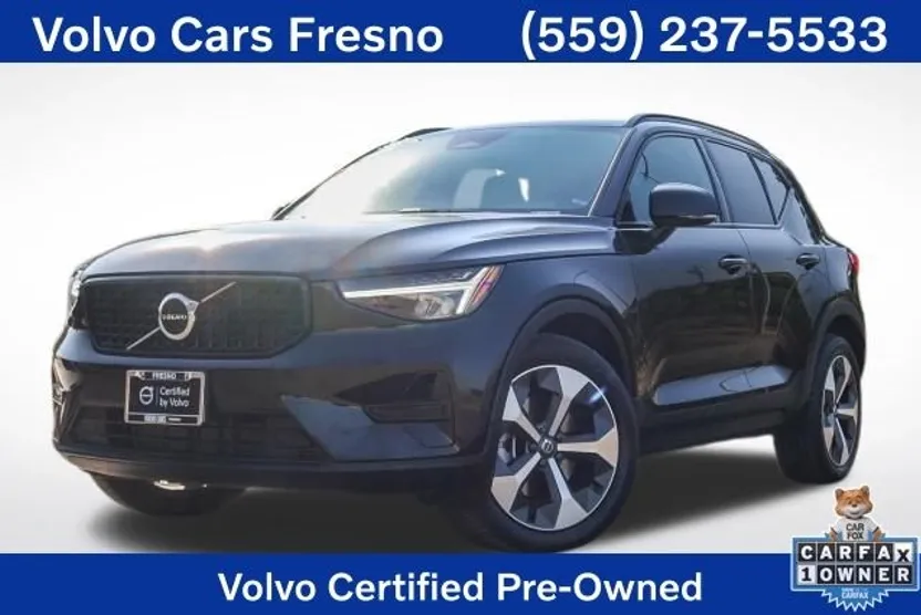 2024 Volvo XC40 Core AWD photo 1