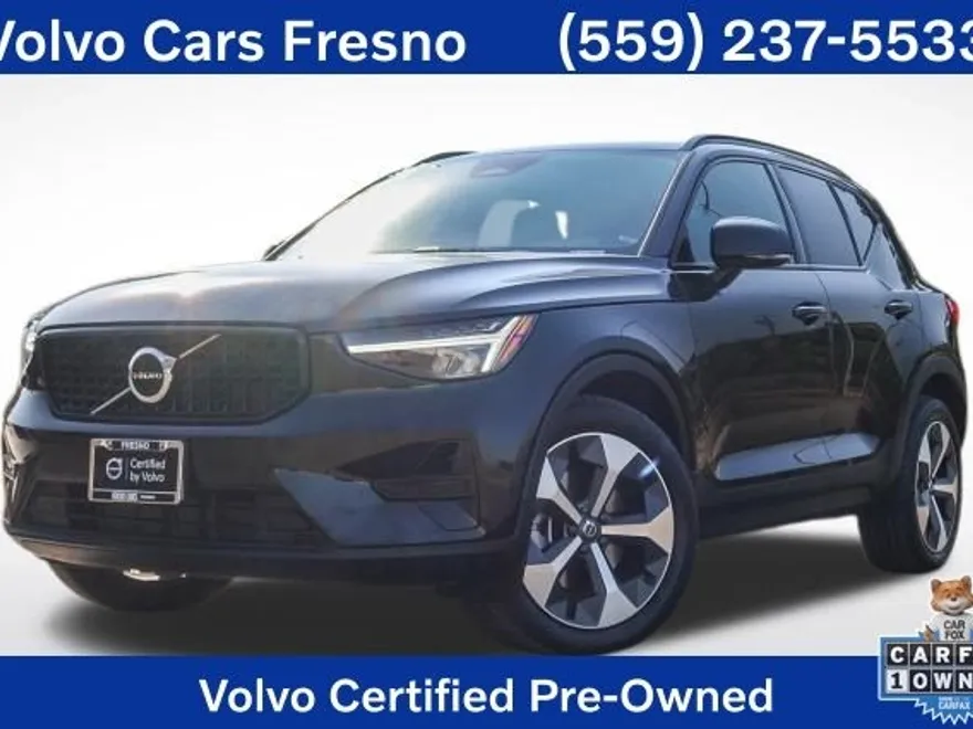 2024 Volvo XC40 Core AWD photo 1