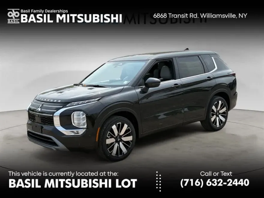 2025 Mitsubishi Outlander SE photo 1