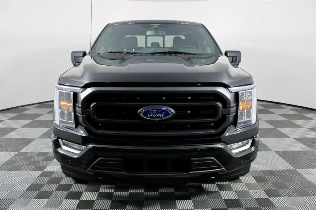 2023 Ford F-150 XLT photo 1