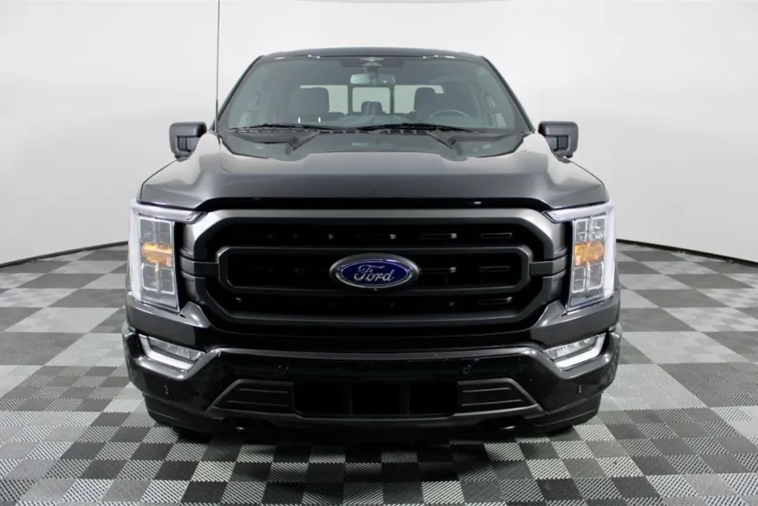 2023 Ford F-150 XLT photo 1