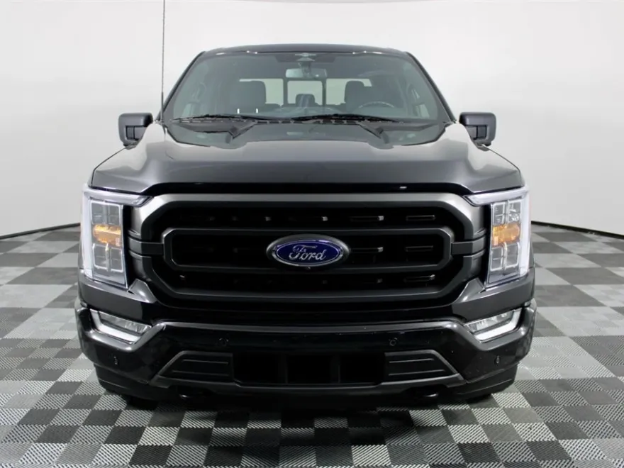 2023 Ford F-150 XLT photo 1