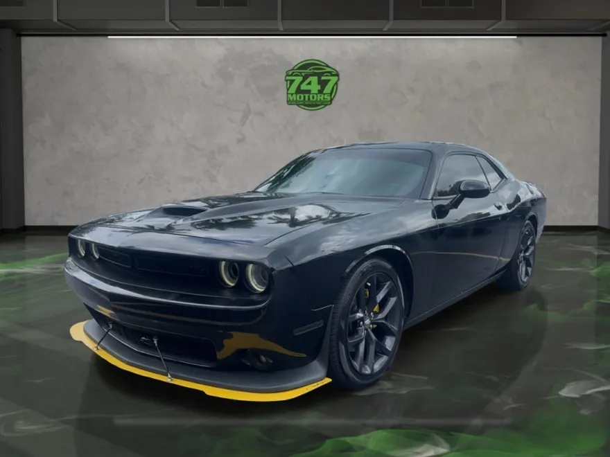 2021 Dodge Challenger R/T photo 1