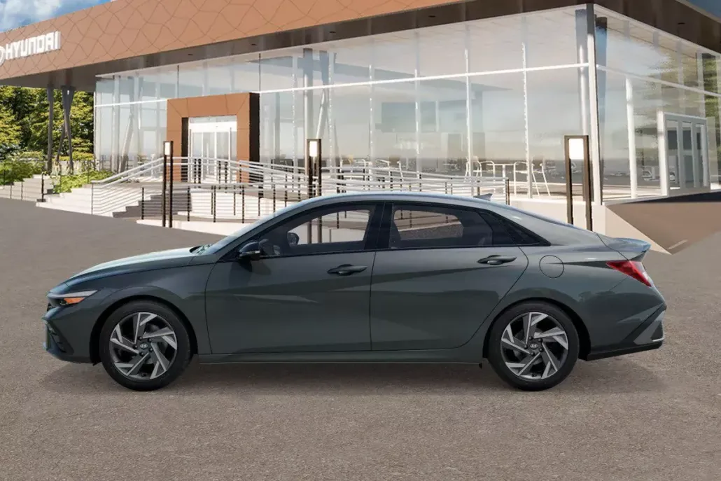 2025 Hyundai Elantra SEL Sport photo 1