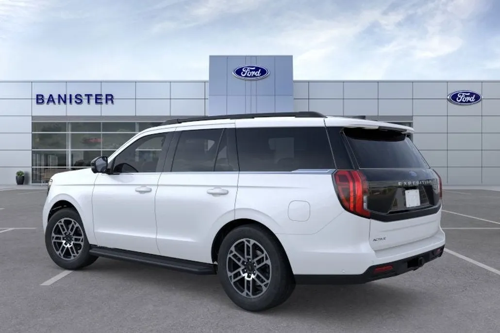 2025 Ford Expedition photo 1