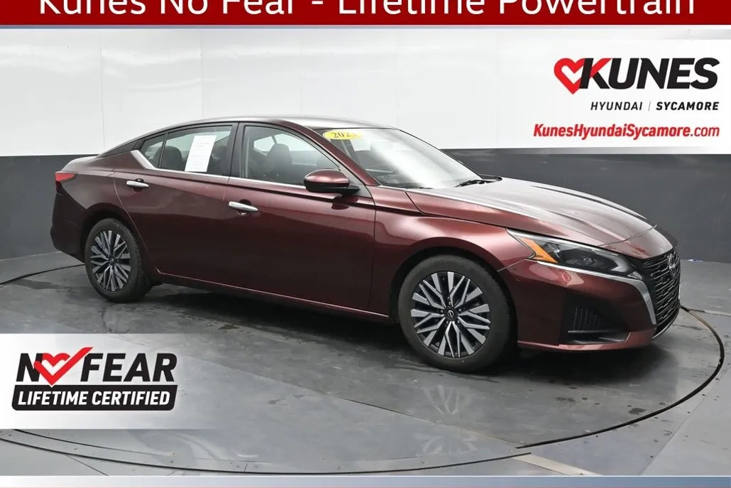 2023 Nissan Altima 2.5 SV photo 1