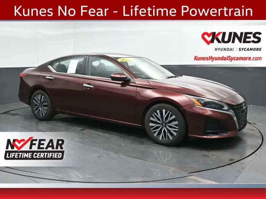 2023 Nissan Altima 2.5 SV photo 1