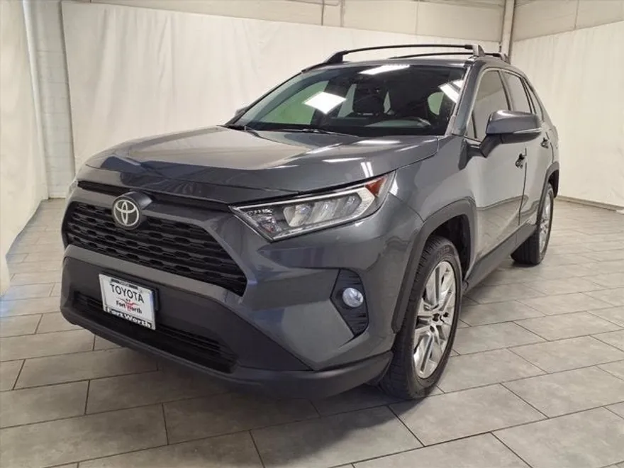 2020 Toyota RAV4 XLE Premium photo 1