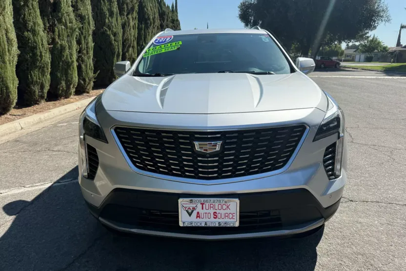 2019 Cadillac XT4 Premium Luxury photo 1
