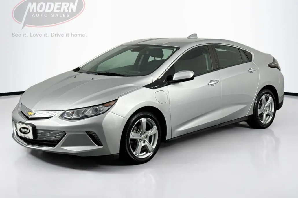 2018 Chevrolet Volt LT photo 1
