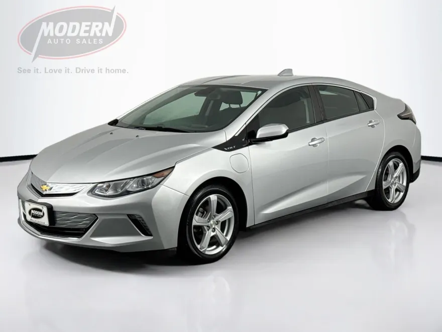 2018 Chevrolet Volt LT photo 1