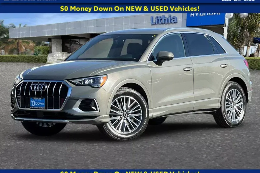2022 Audi Q3 40 TFSI Premium photo 1
