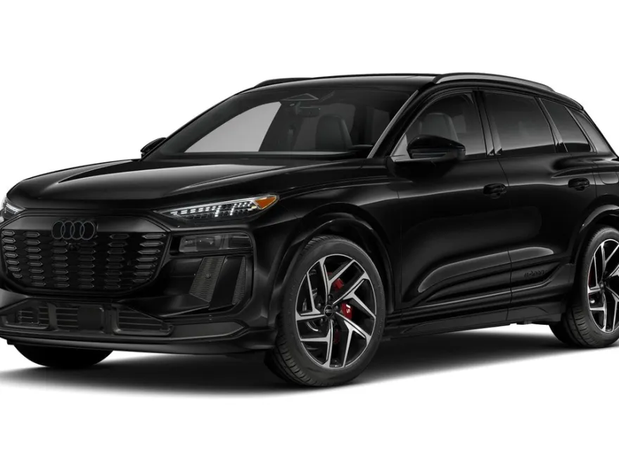 2025 Audi e-tron Premium photo 1