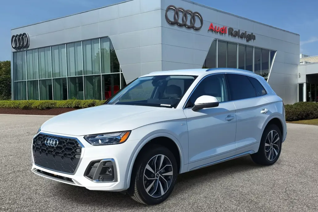 2022 Audi Q5 S line Premium photo 1