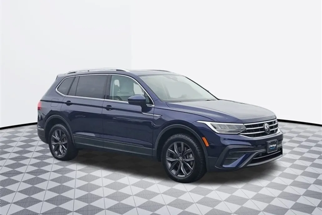 2022 Volkswagen Tiguan SE photo 1