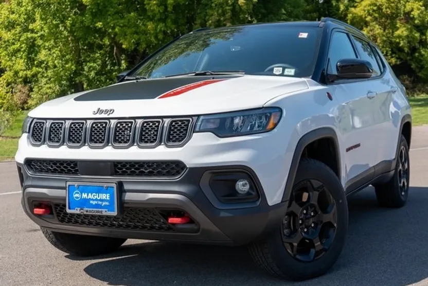 2023 Jeep Compass Trailhawk photo 1