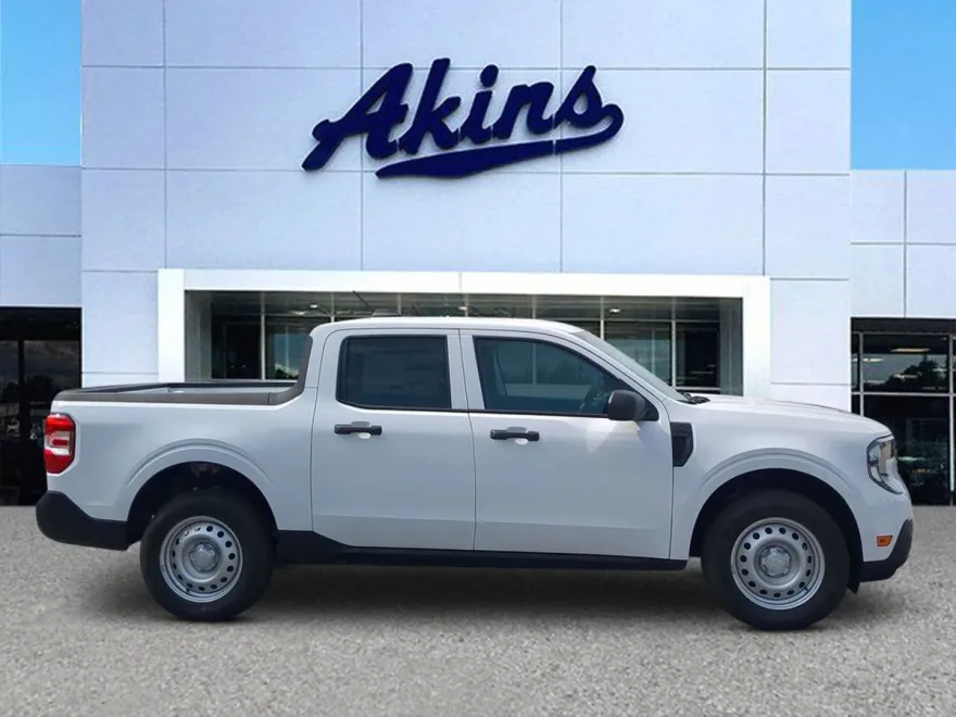 2025 Ford Maverick XL photo 1