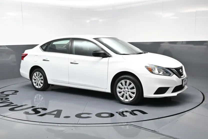 2017 Nissan Sentra S photo 1