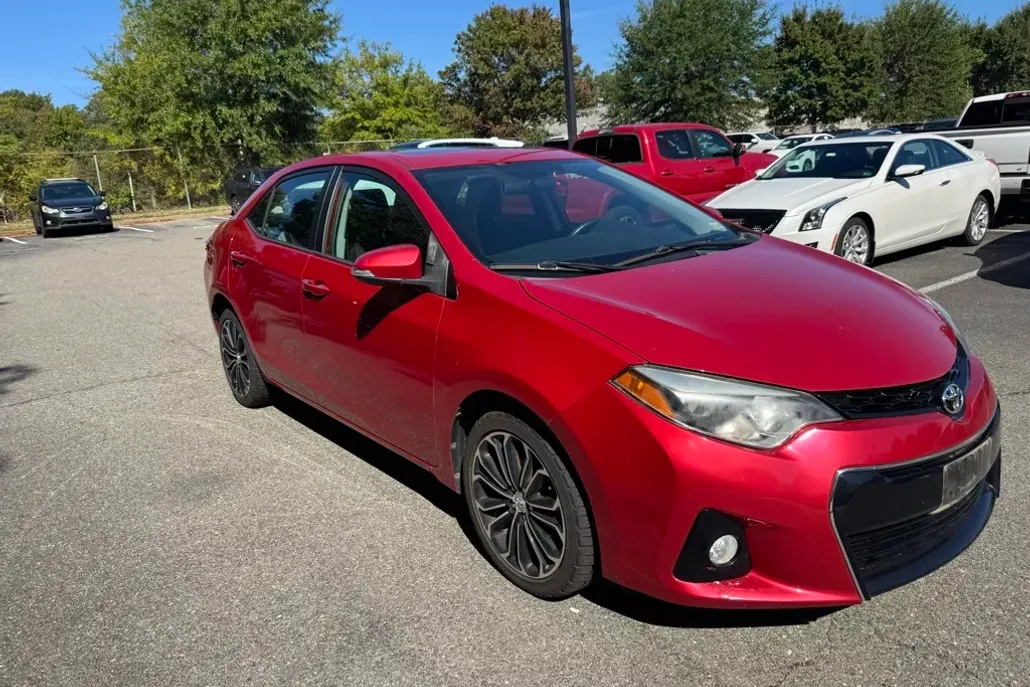 2016 Toyota Corolla Plus photo 1
