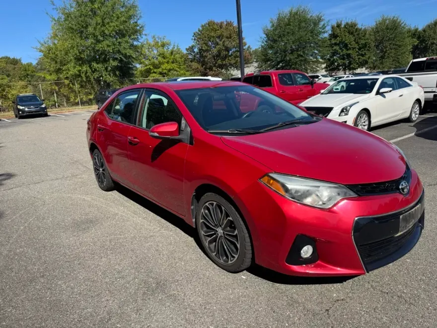 2016 Toyota Corolla Plus photo 1