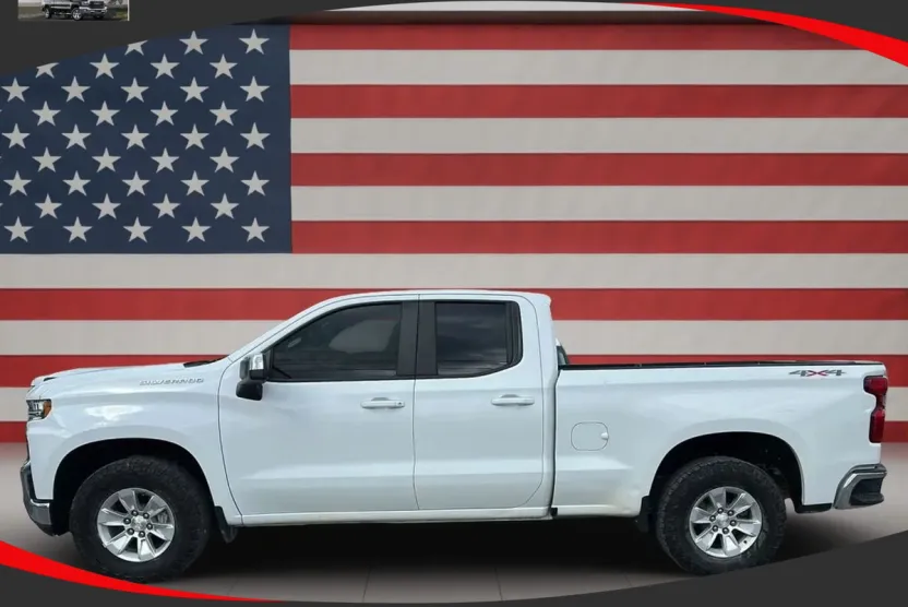 2021 Chevrolet Silverado 1500 LT photo 1