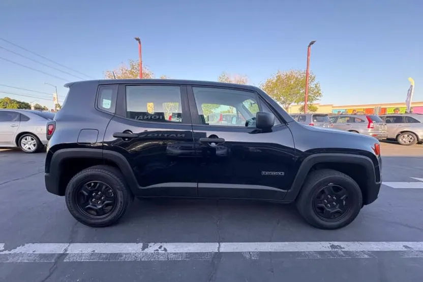2018 Jeep Renegade Sport photo 1