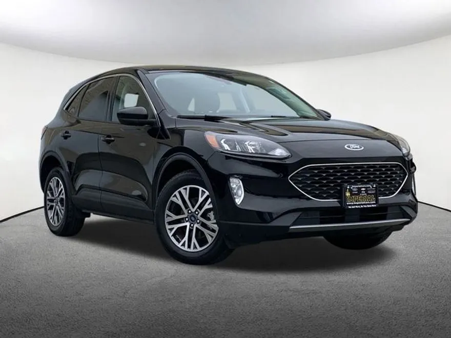 2022 Ford Escape SEL photo 1