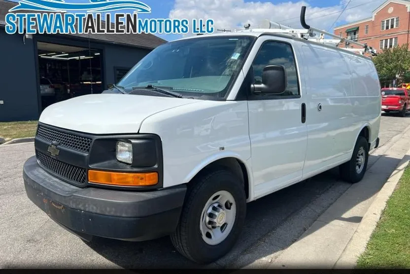 2013 Chevrolet Express 2500 Cargo photo 1