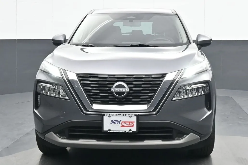 2023 Nissan Rogue SV photo 1
