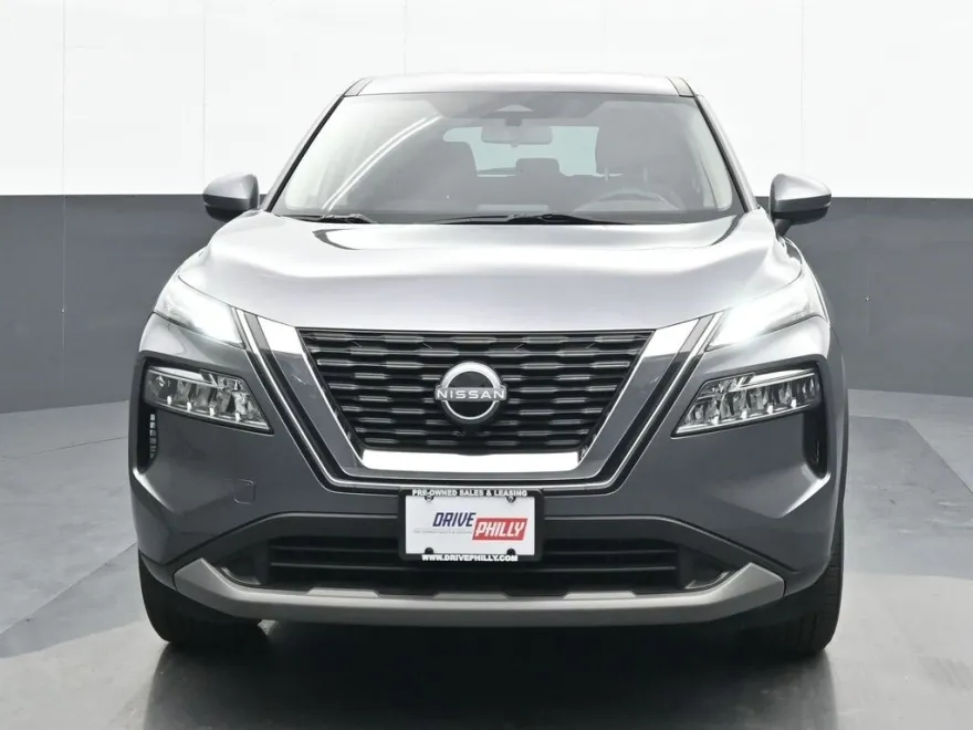2023 Nissan Rogue SV photo 1