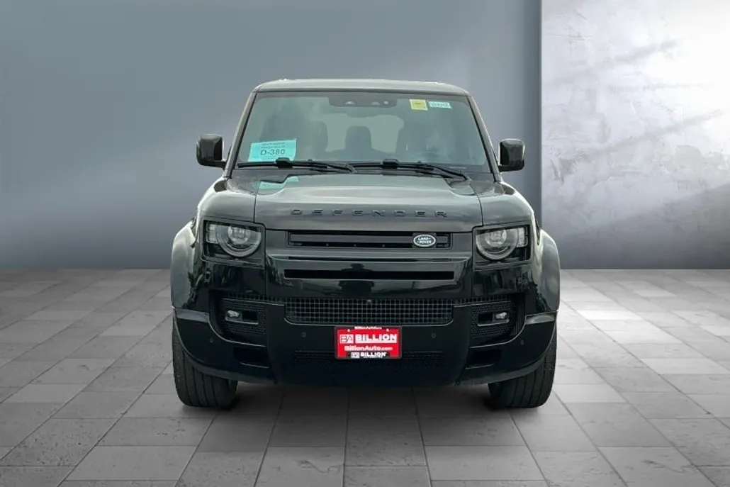 2024 Land Rover Defender X-Dynamic SE photo 1