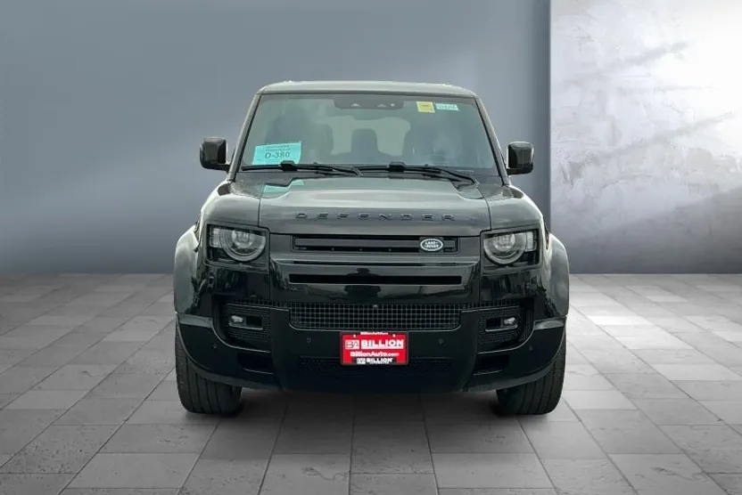 2024 Land Rover Defender X-Dynamic SE photo 1