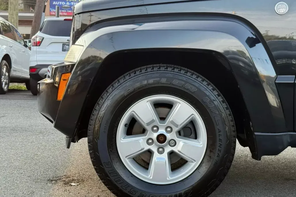 2011 Jeep Liberty Sport photo 1