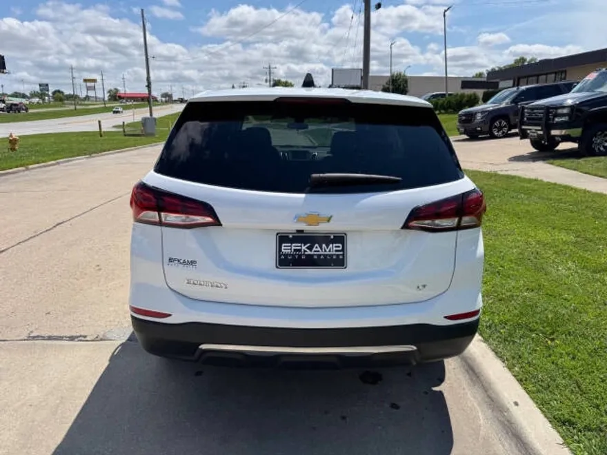 2022 Chevrolet Equinox LT photo 1