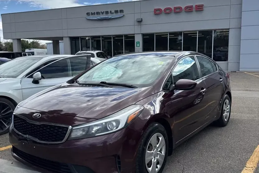 2017 Kia Forte LX Base photo 1