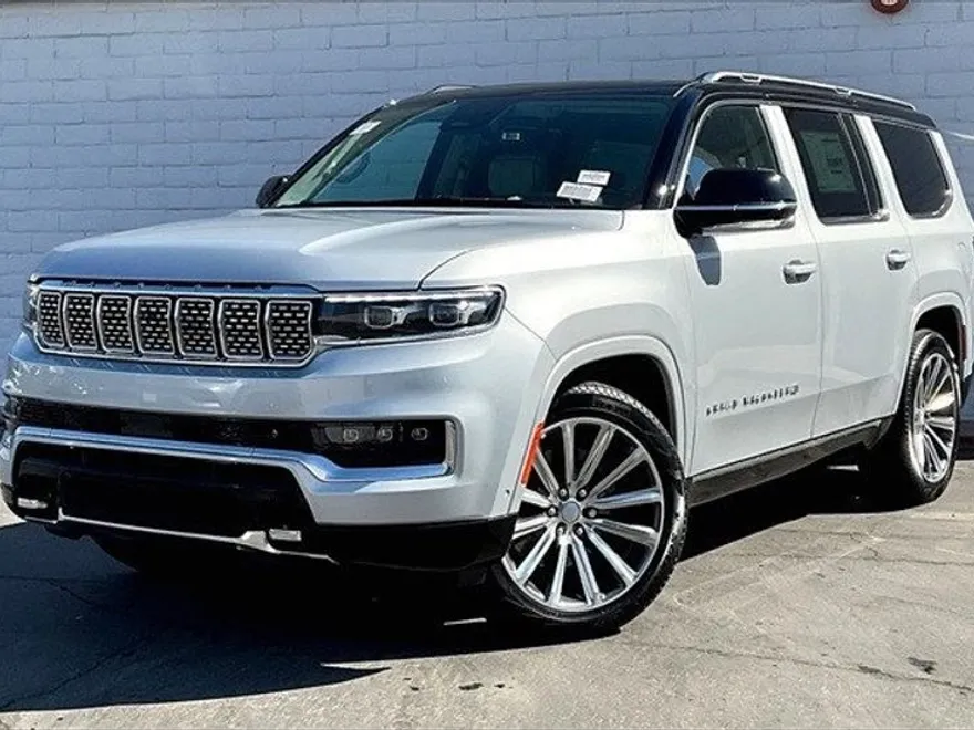 2023 Jeep Grand Wagoneer II photo 1